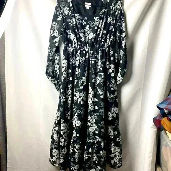 ISABEL MATERNITY WO SIZE MEDIUM BLACK WHITE FLORAL DRESS ELASTIC EMPIRE WAIST - Picture 1 of 11